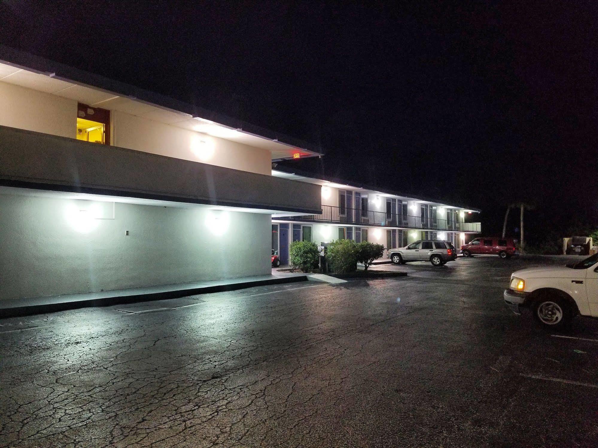 Econo Inn - Ормонд Бич Экстерьер фото